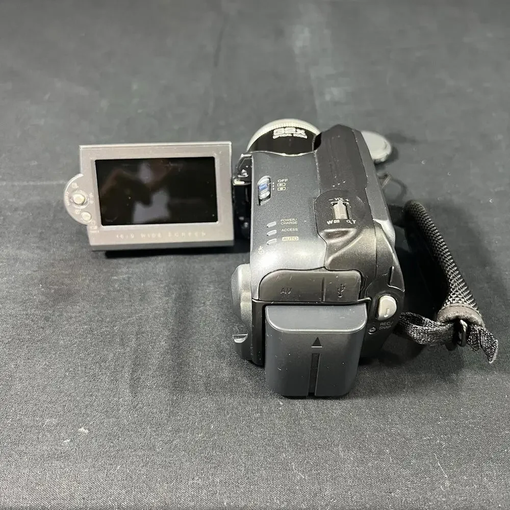 JVC Everio GZ-MG27U 20GB Camcorder w/Charger,  Battery, Remote